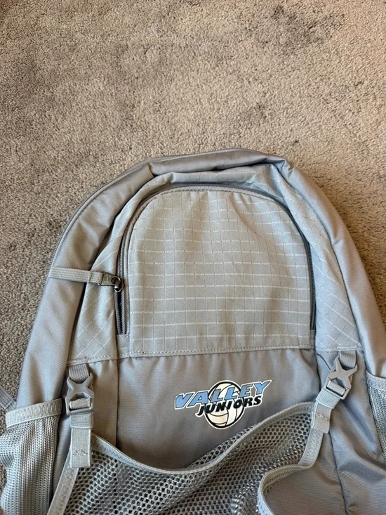 Under Armour Gray Valley Juniors Volleyball Backpack - Picture 3 of 10